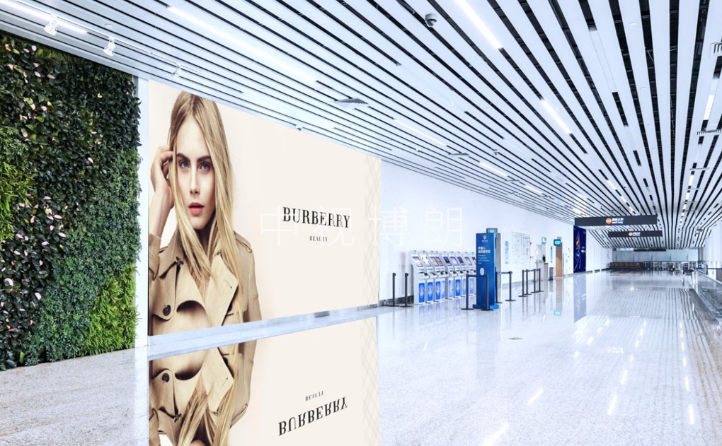 广州机场广告-T2国际到达地面灯箱套装2