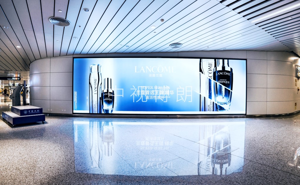 广州机场广告-T2国际到达海关后方灯箱套装1