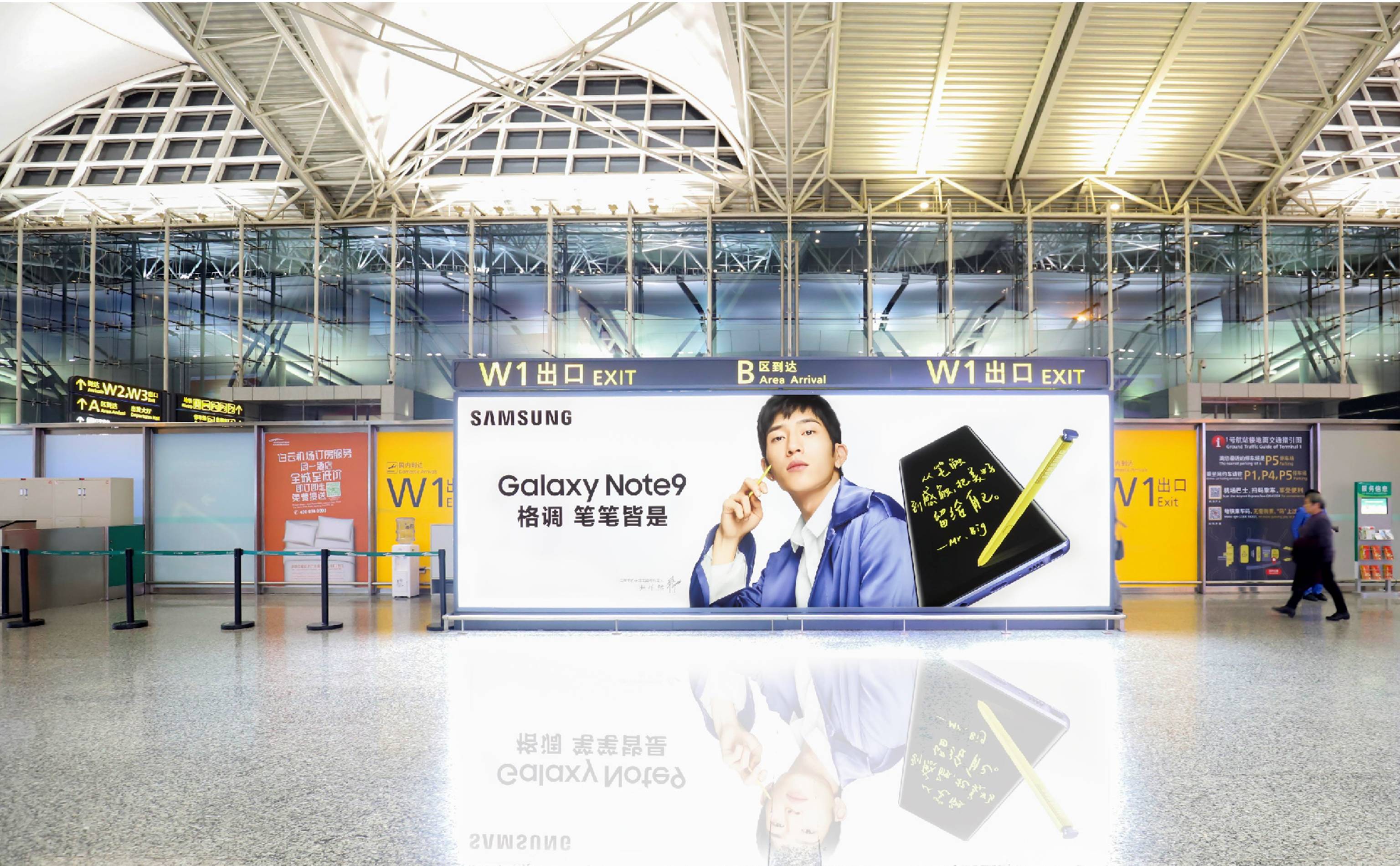 广州机场出口灯箱广告
